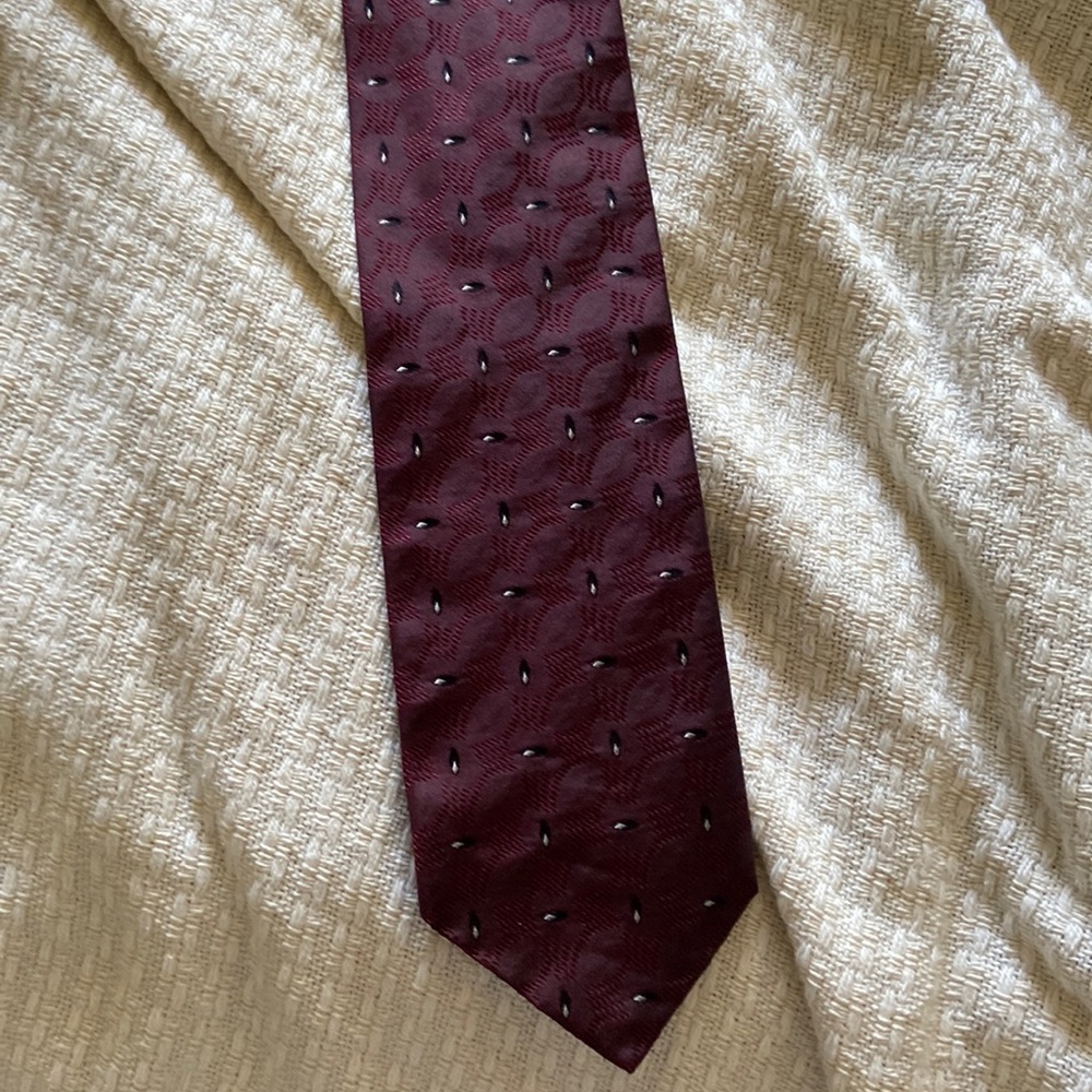Men's silk tie